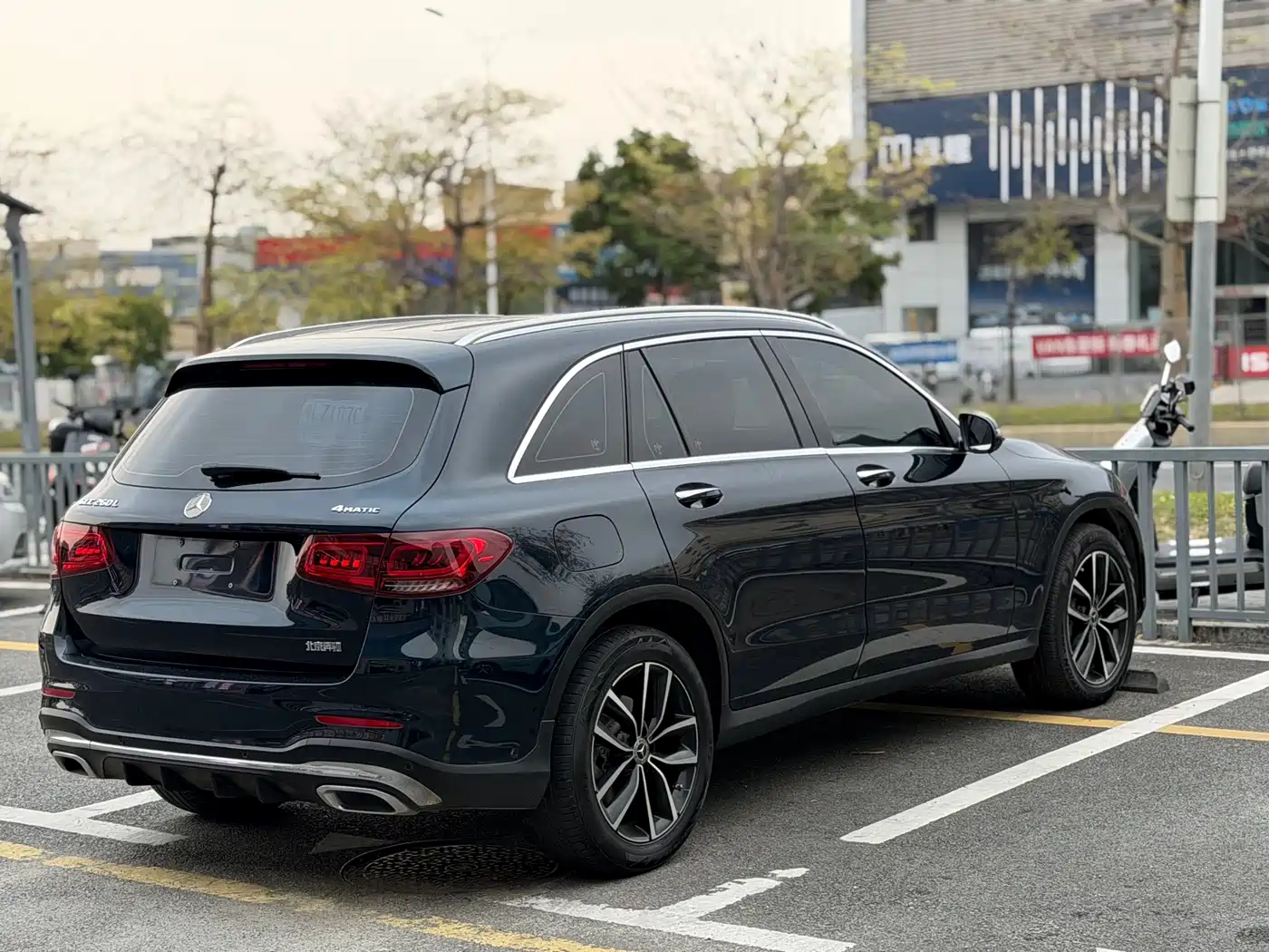 MERCEDES-BENZ GLC