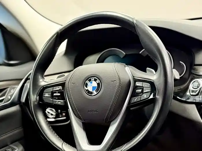 BMW 6 Series GT 2018 630i M Sport Package фото 12