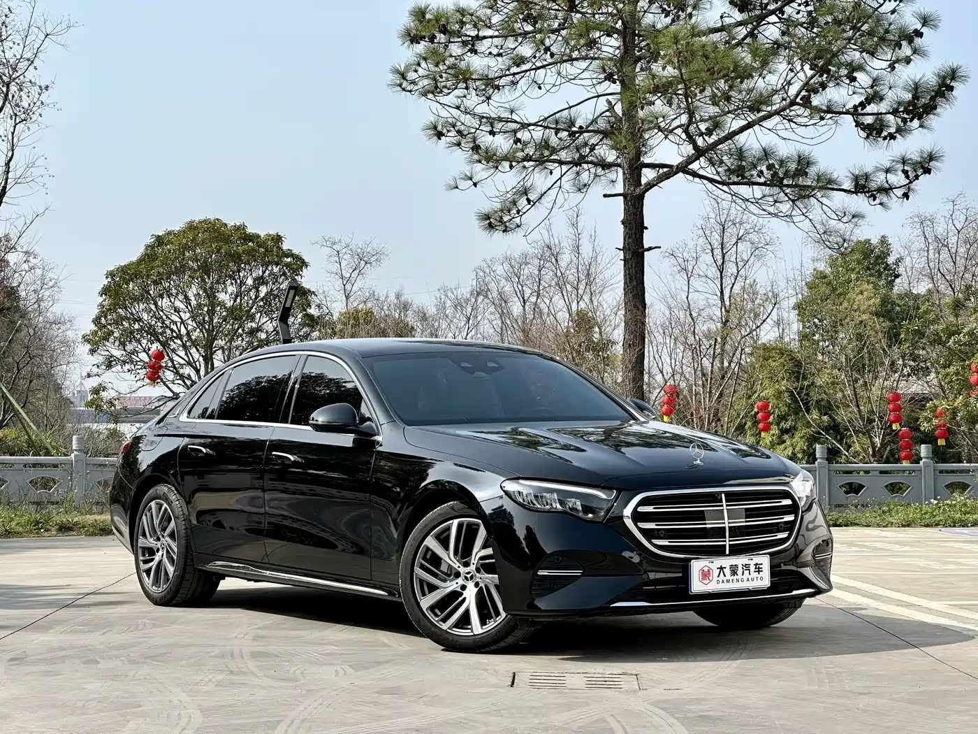MERCEDES-BENZ E-CLASS
