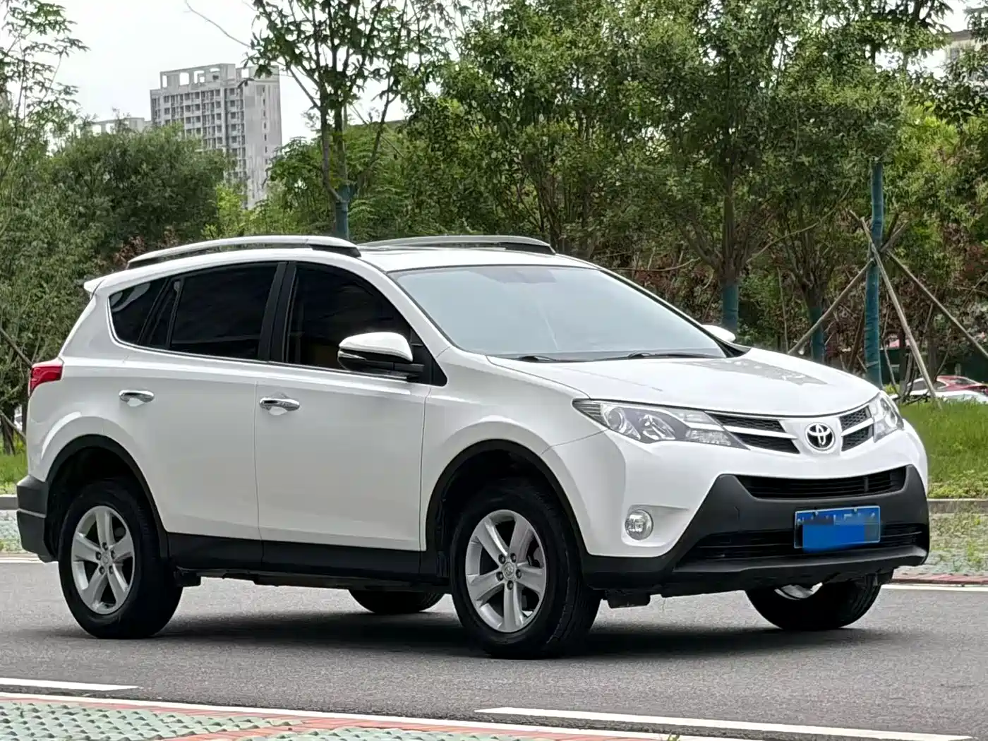 Toyota RAV4 Rongfang 2013 2.0L CVT 4WD Pioneer фото 3