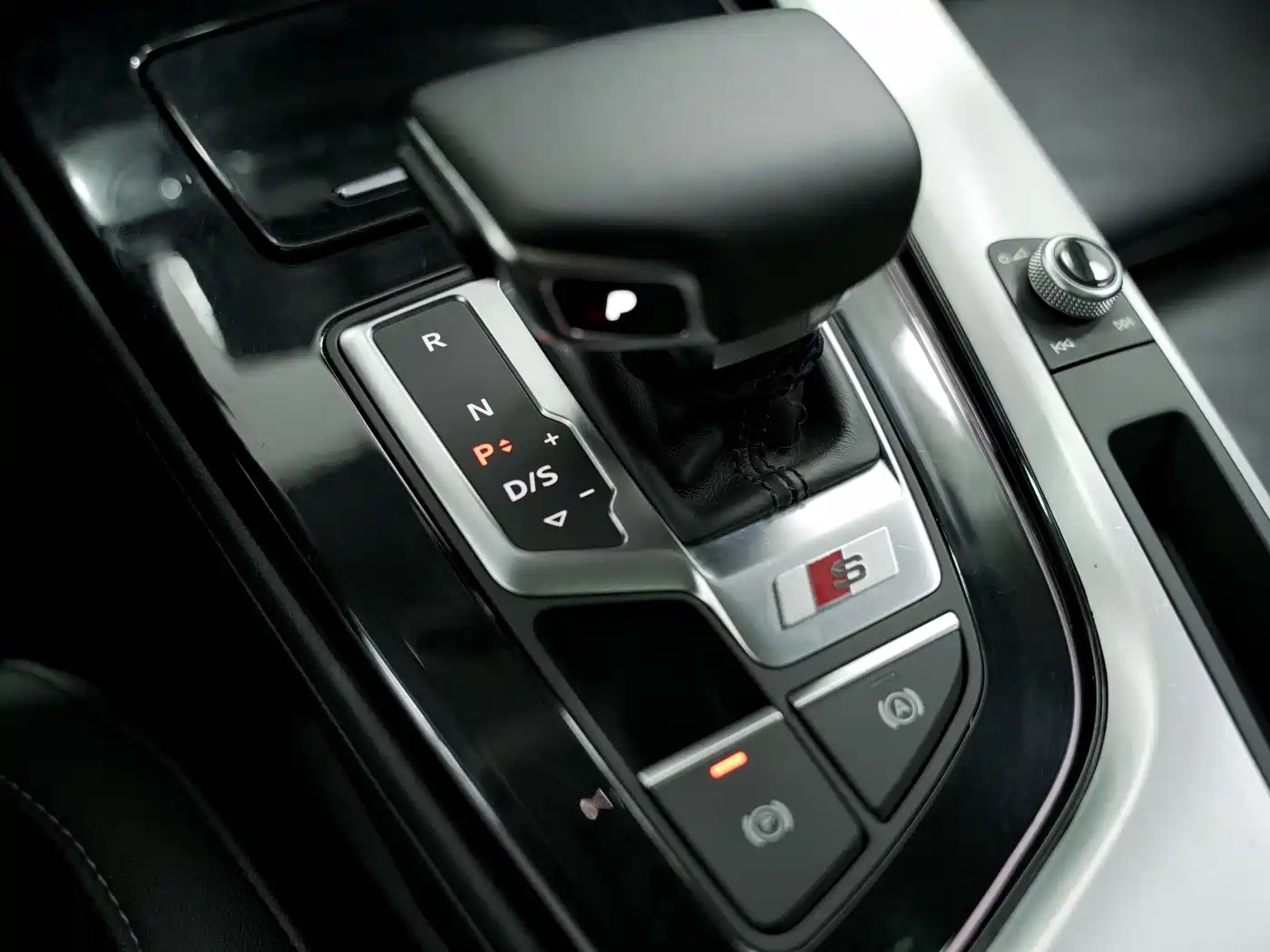 Audi A4L 2020 40 TFSI quattro Luxury Dynamic фото 9