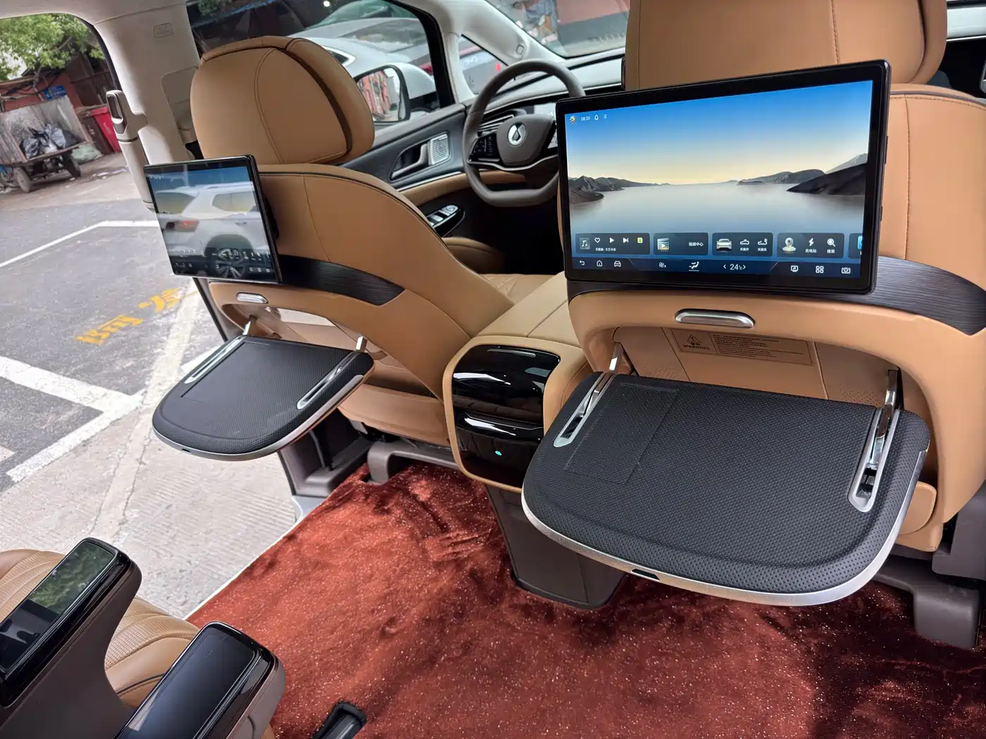 Denza D9 2022 DM-i 970 AWD Flagship фото 40