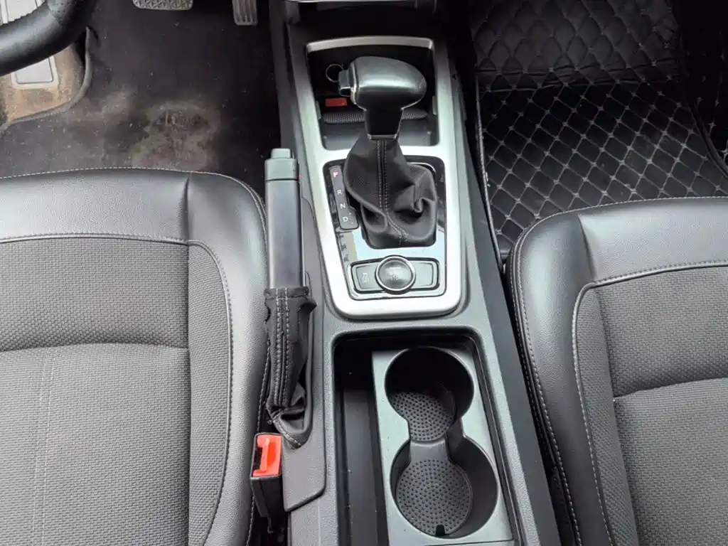 Qoros 3 2017 2017 Sedan 1.6L Automatic Zhiyue