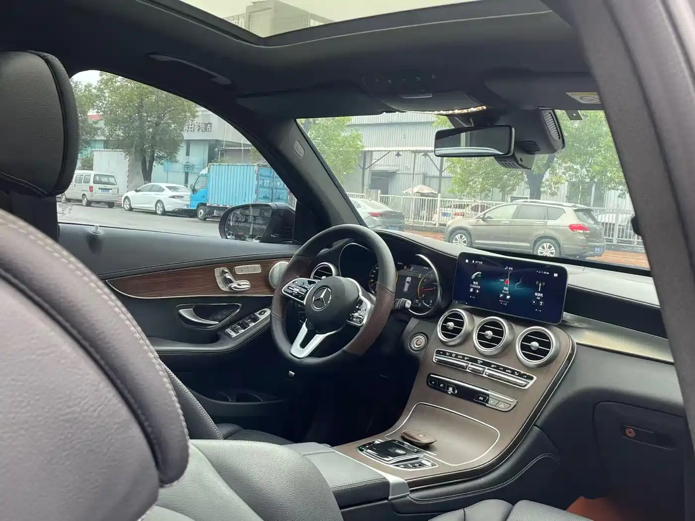 Mercedes-Benz GLC 2021 GLC 300 L 4MATIC Sporty фото 6