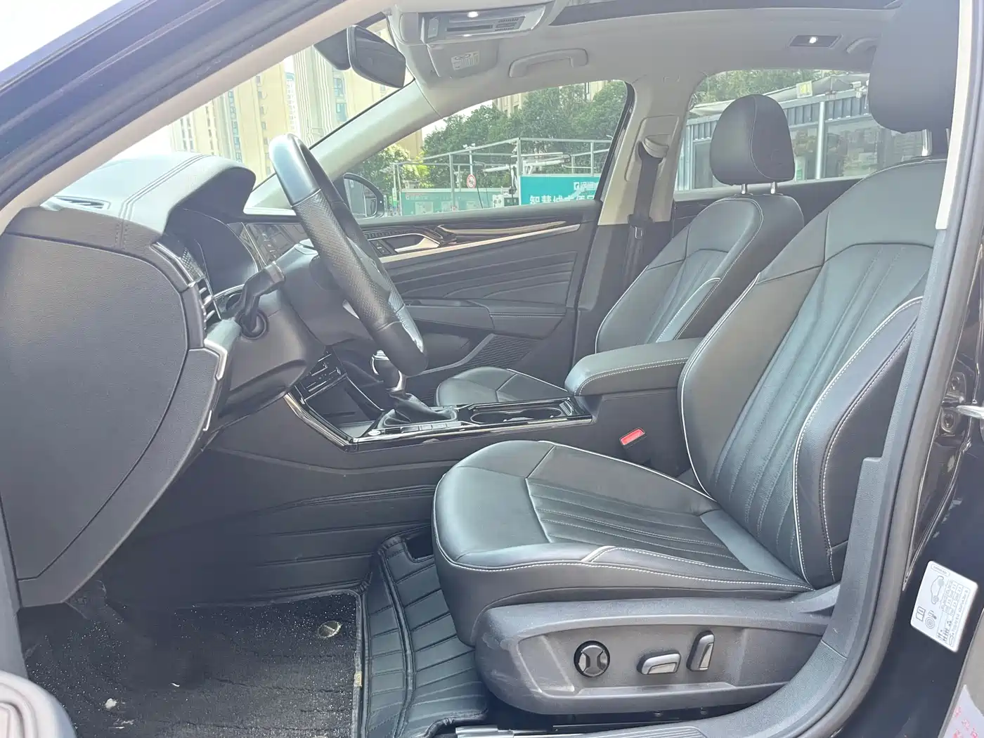 Volkswagen Passat 2023 330TSI Starlight Elite Edition фото 12