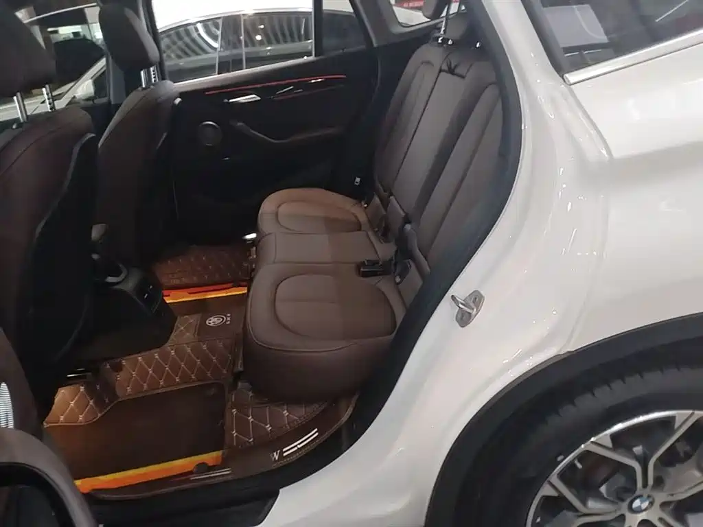 BMW X1 2021 sDrive20Li Exclusive фото 17