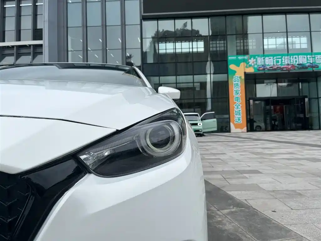 Mazda Mazda3 Axela 2017 Sedan 1.5L Automatic Luxury China V фото 9