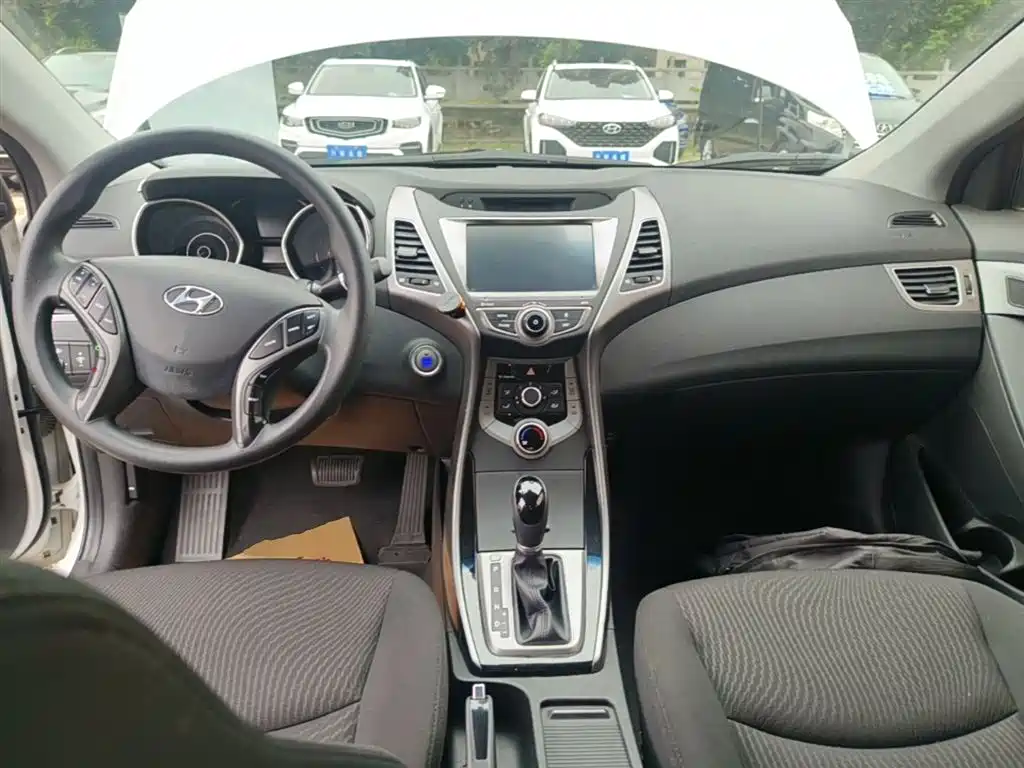 Hyundai Langdong 2016 1.6L Automatic Premium Edition фото 10