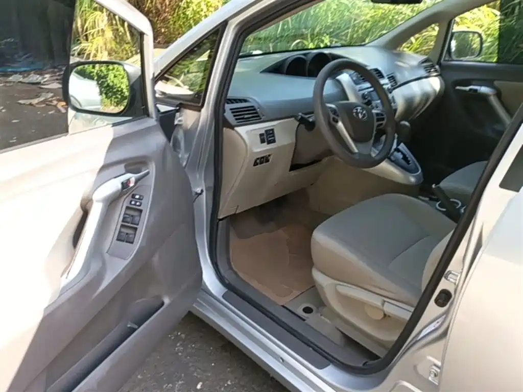 Toyota E'Z 2011 180E CVT Elite Edition фото 16