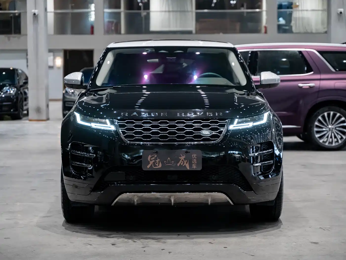 Land Rover Range Rover Evoque 2022 Range Rover Evoque L 249PS R-Dynamic Luxury Edition фото 2