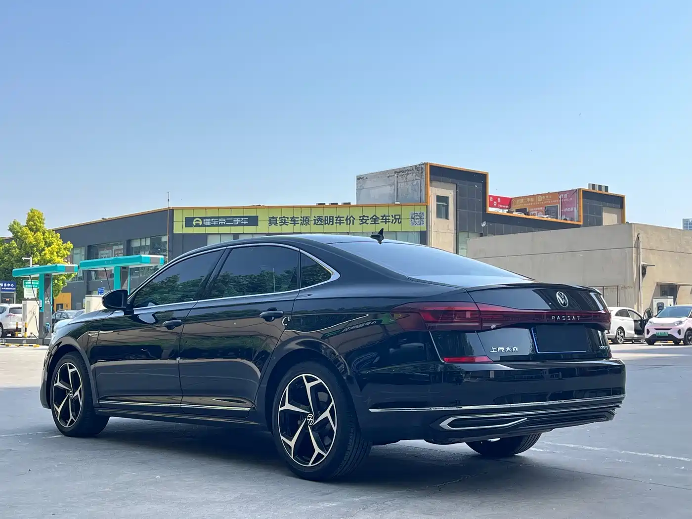 Volkswagen Passat 2023 330TSI Starlight Elite Edition фото 7