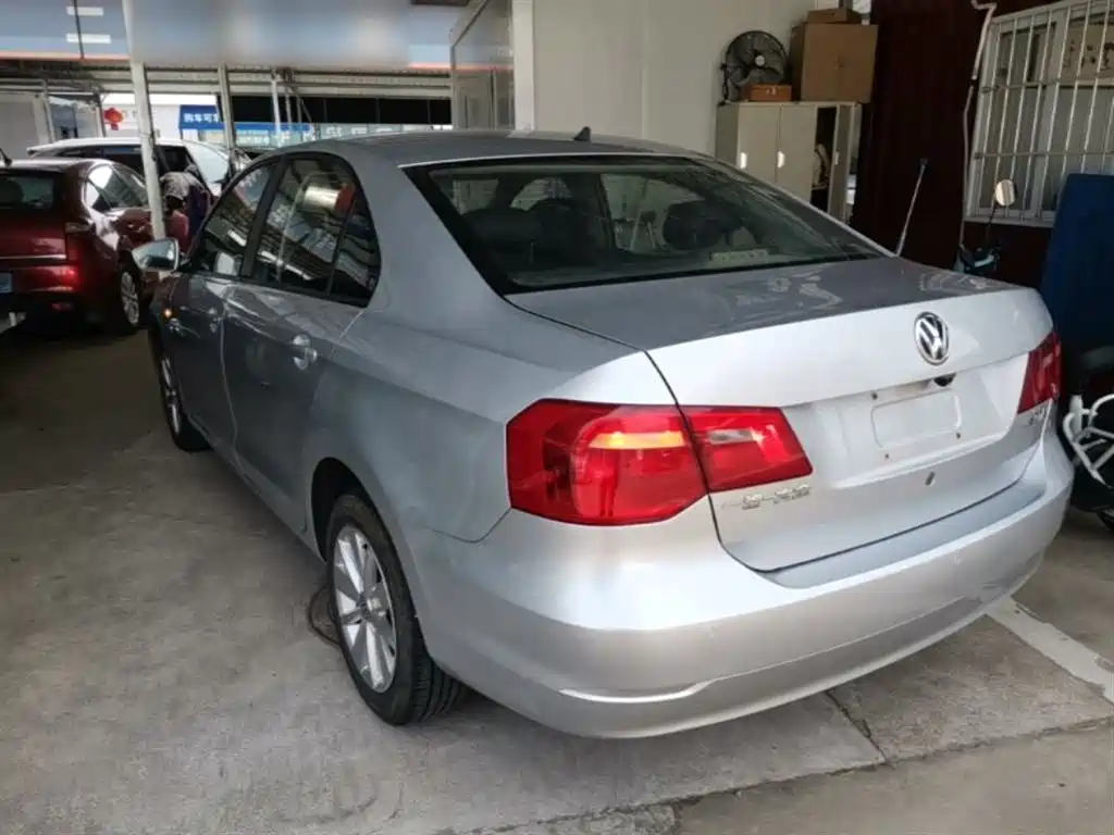 Volkswagen Jetta 2015 1.6L Auto Comfort фото 5