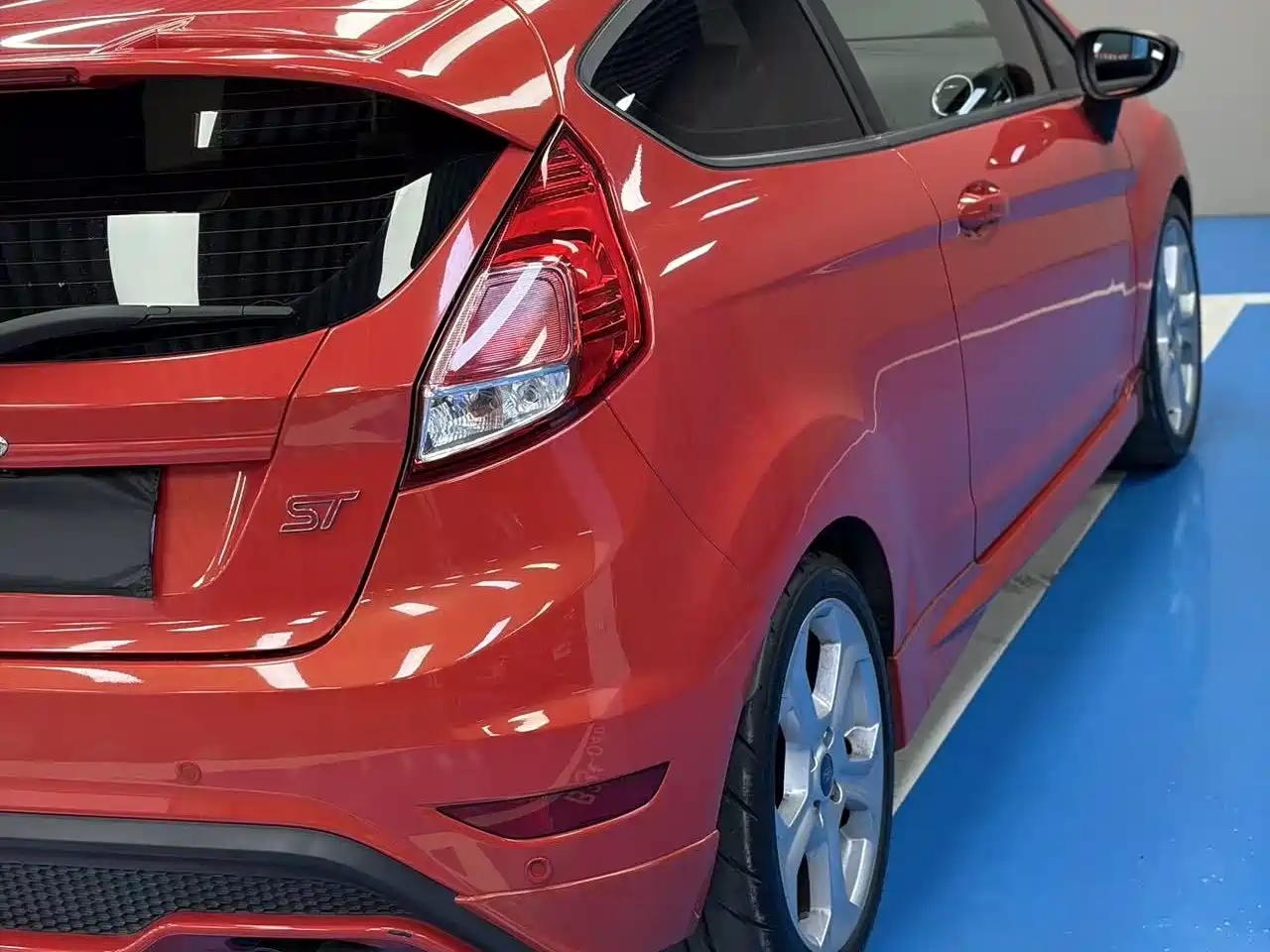 Ford Fiesta (Import) 2013 1.6T ST фото 8