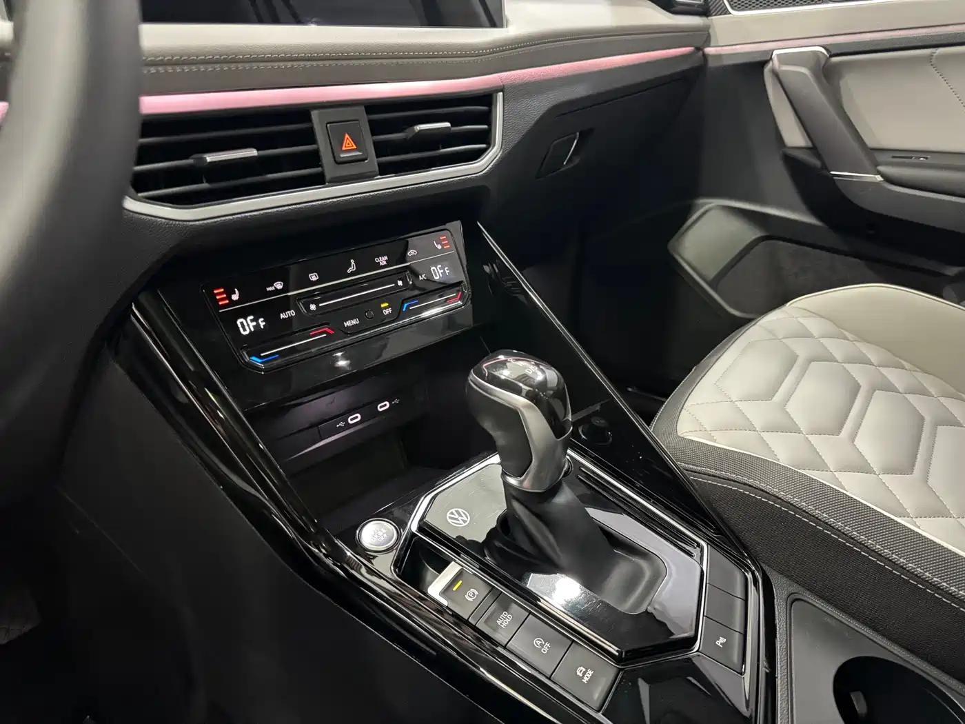 Volkswagen Tayron 2023 280TSI 2WD Luxury Plus Advanced Edition фото 10