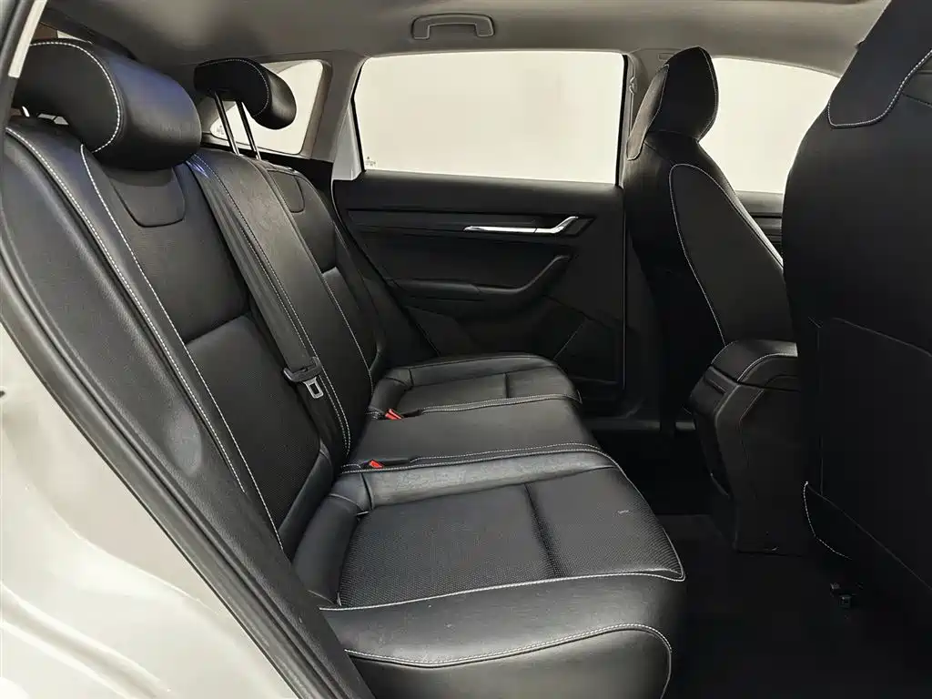 Škoda Kamiq 2022 1.5L Automatic Comfort Edition фото 23