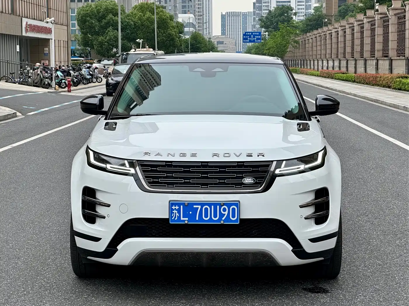Land Rover Range Rover Evoque 2024 Range Rover Evoque L 249PS Light Master Edition фото 4