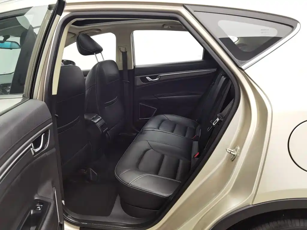 Photo 15 - Geely Emgrand GS