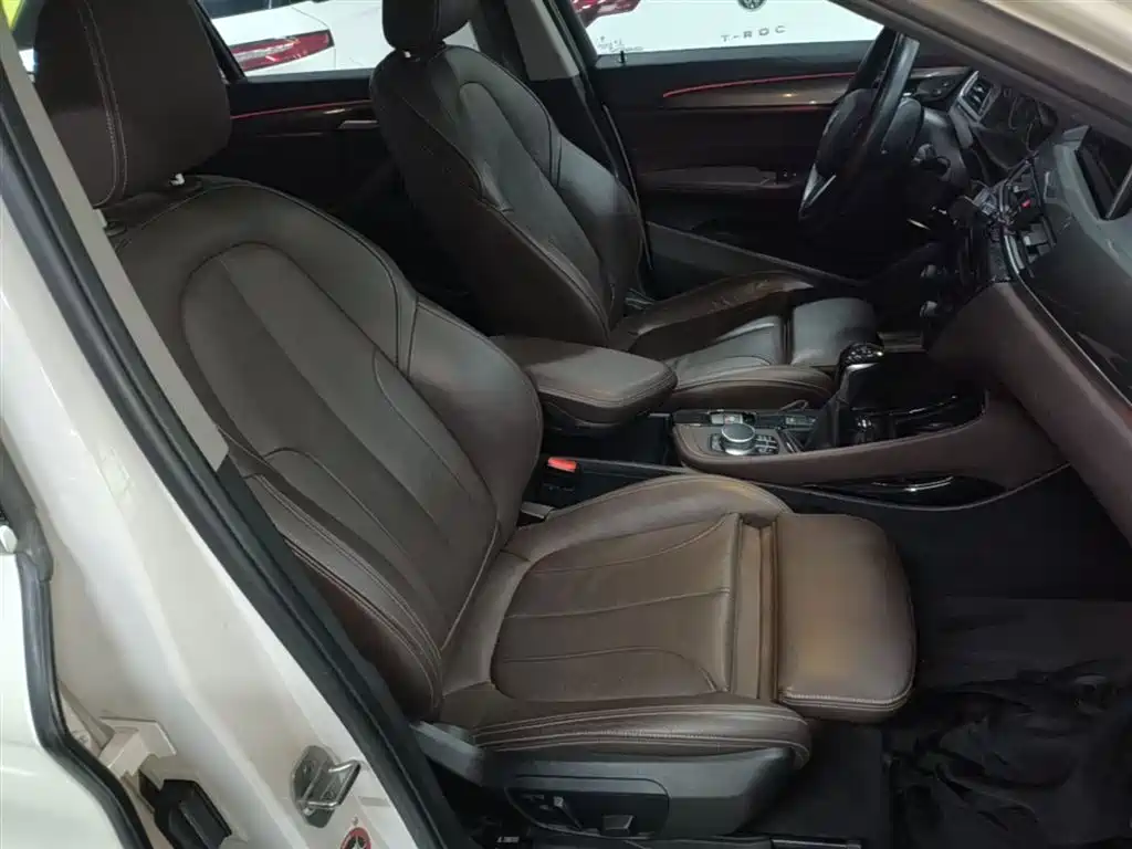 BMW X1 2016 xDrive20Li Luxury Model фото 25