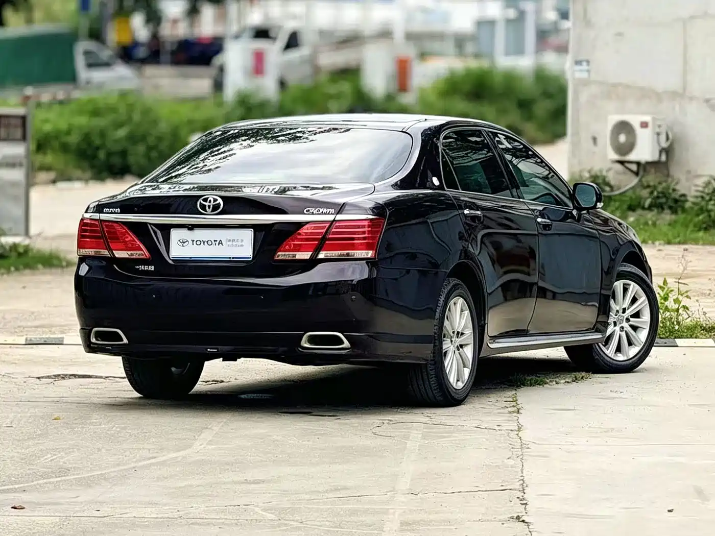 Toyota Crown 2012 2.5L Royal Leather Edition фото 3