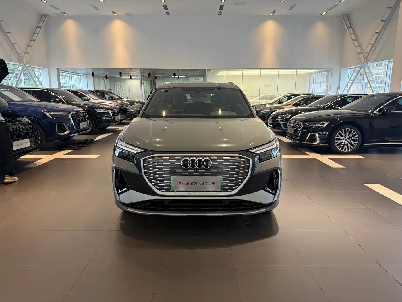 AUDI Q4 E TRON