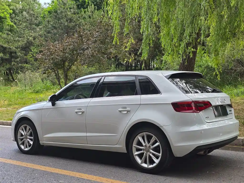 Audi A3 2014 Sportback 35 TFSI Automatic Comfort фото 7