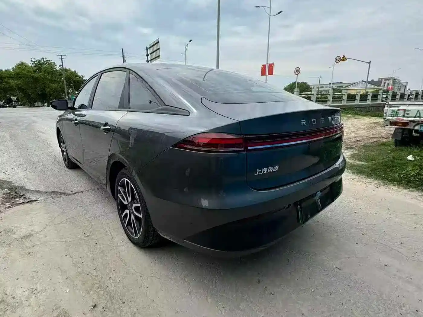 Roewe D6 2025 2025 Model 450km Premium Edition