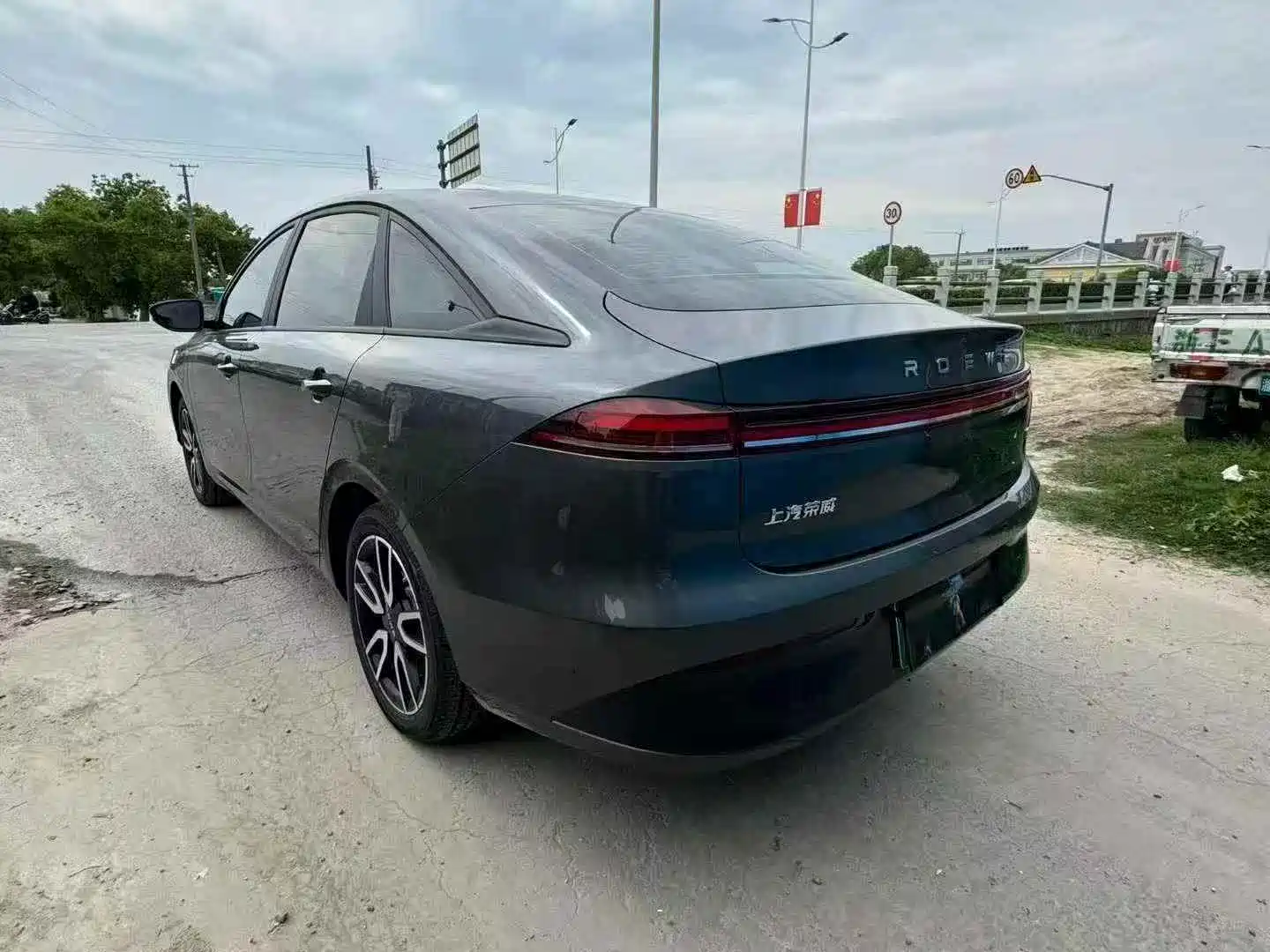 Photo 9 - Roewe D6