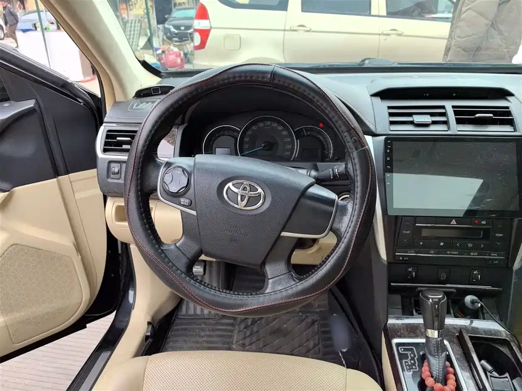 Toyota Camry 2016 2.0G 10th Anniversary Leading Edition фото 11