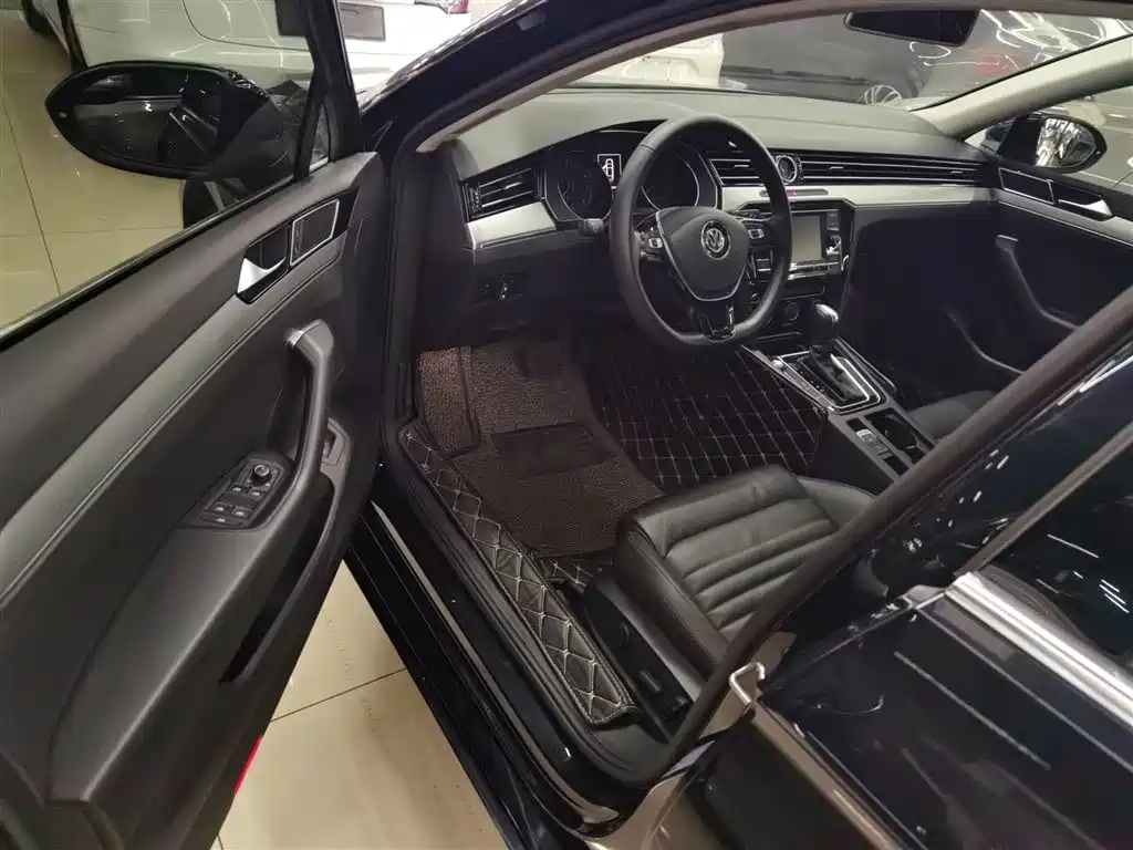 Volkswagen Magotan 2018 330TSI DSG Leading фото 12