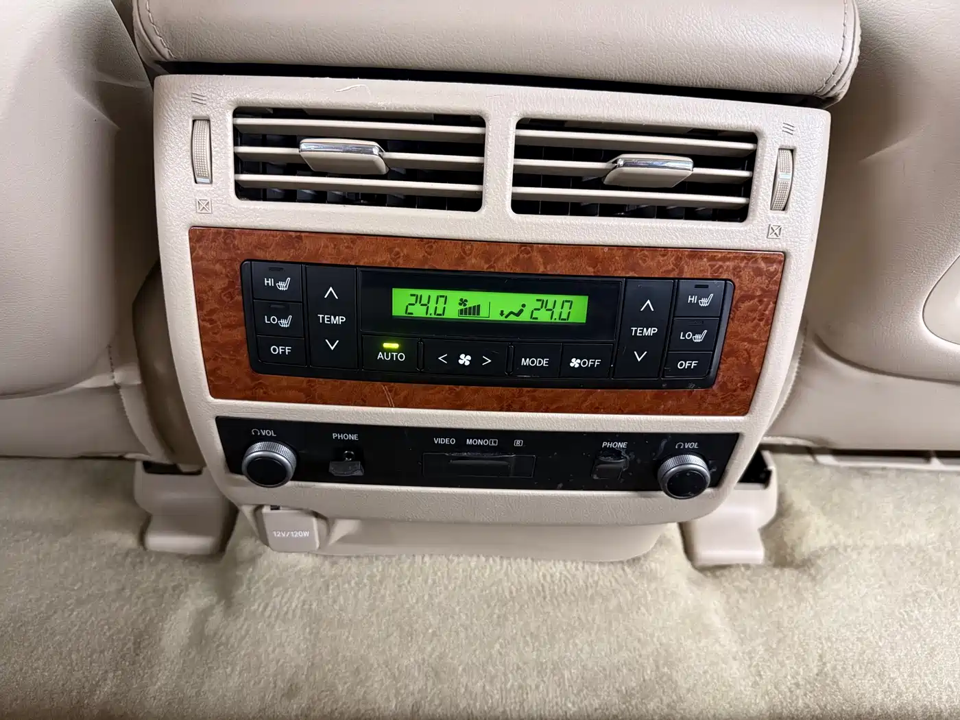 Toyota Land Cruiser 2012 4.6L Automatic VX-R фото 14