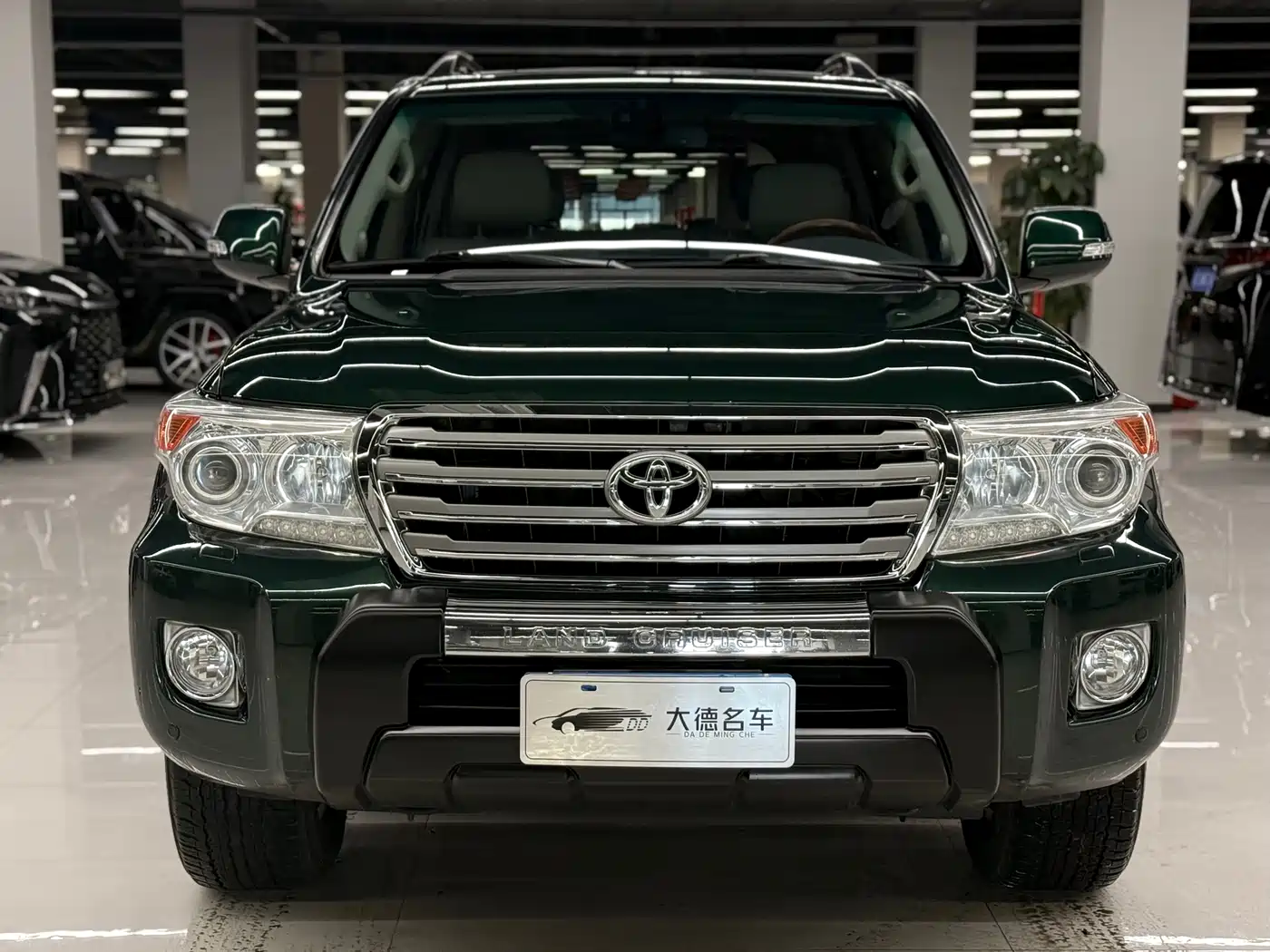 Toyota Land Cruiser 2012 4.6L Automatic VX-R фото 2