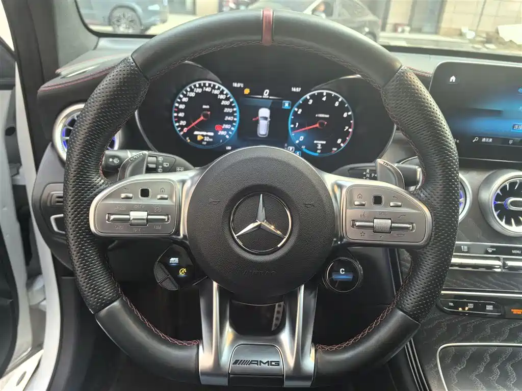 MERCEDES-BENZ GLC AMG