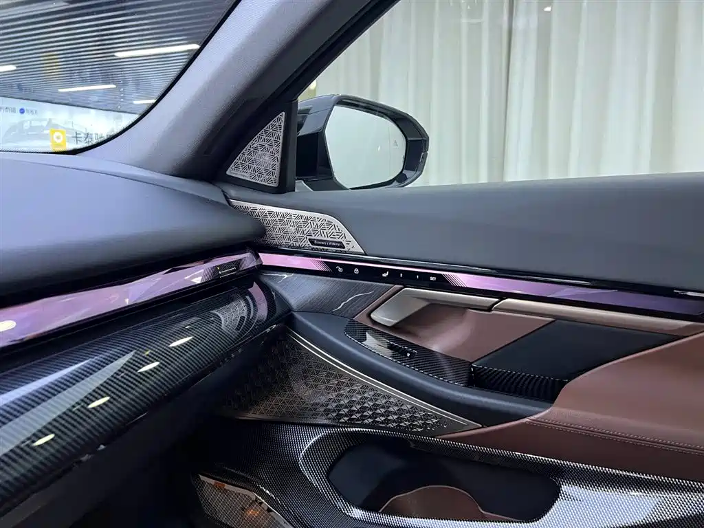 BMW 5 Series 2024 530Li Premium M Sport Package фото 17