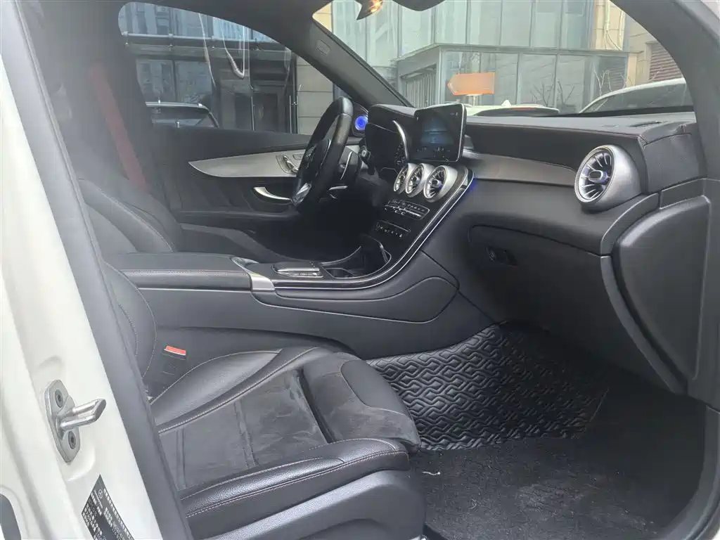MERCEDES-BENZ GLC AMG