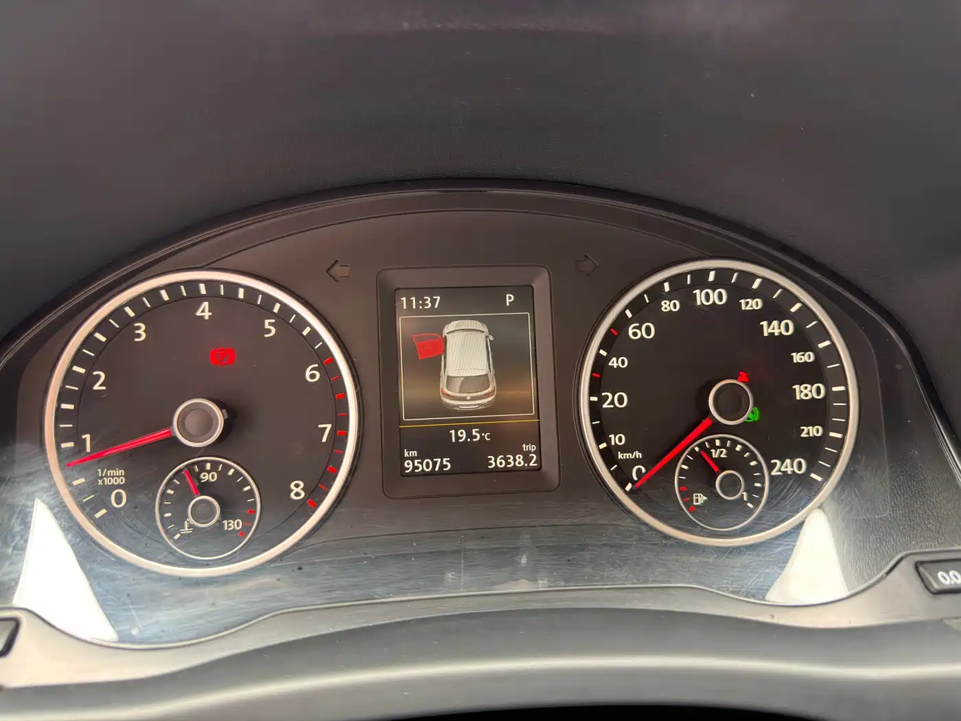 Volkswagen Tiguan 2015 1.8TSI Automatic 2WD Highline фото 15