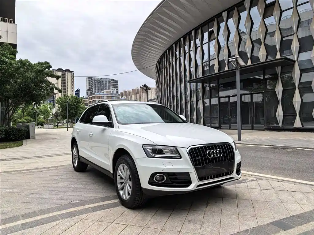 Audi Q5 2015 40 TFSI Technology фото 10