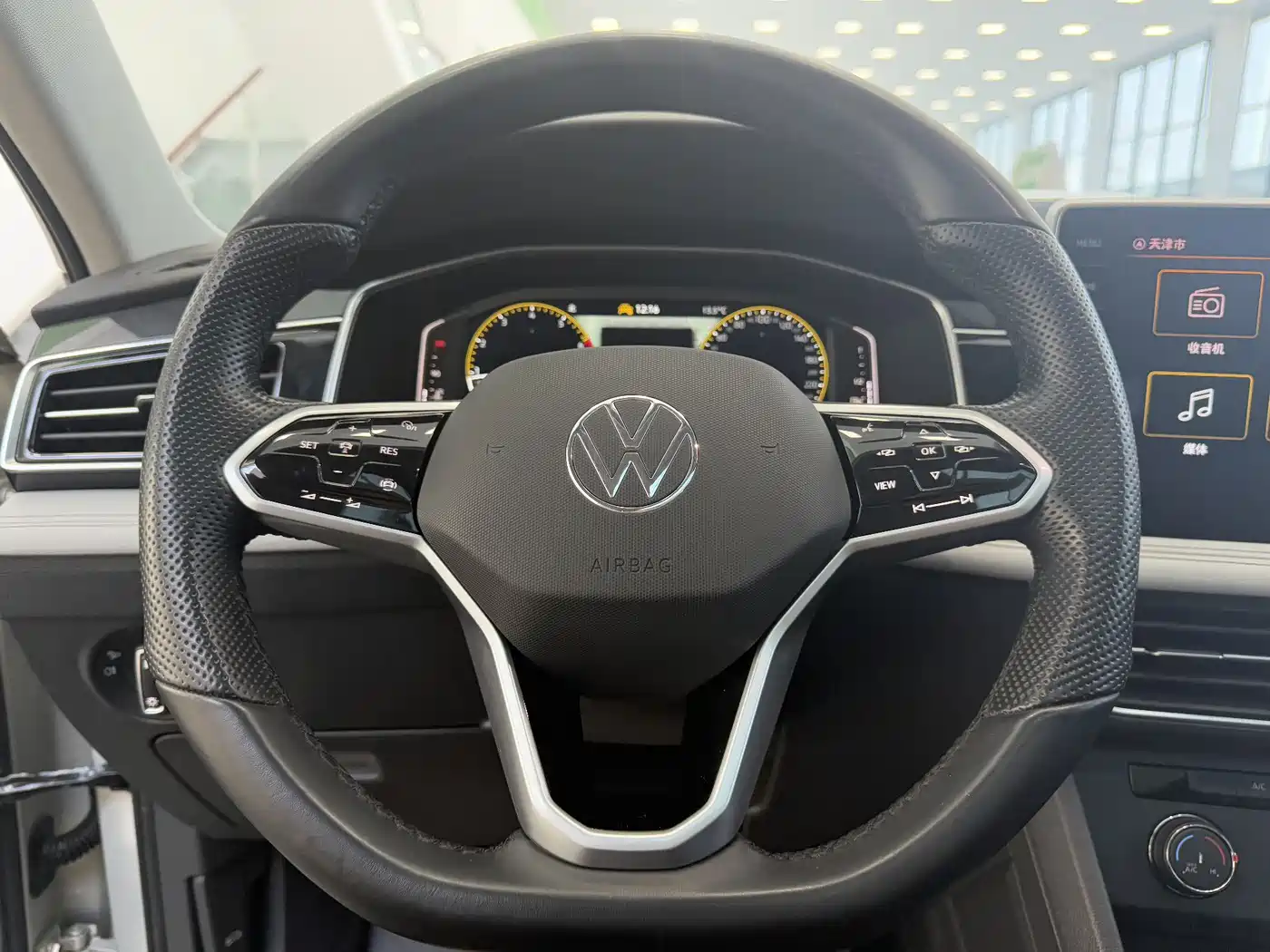 Volkswagen Tiguan L 2023 280TSI 2WD Trend Limited Edition фото 19