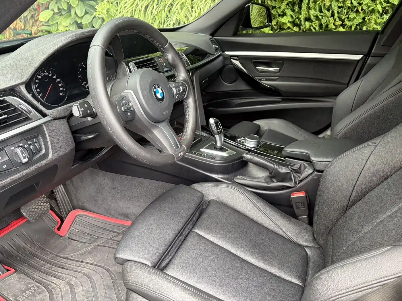 BMW 3 Series GT 2020 320i M Sport Package фото 10