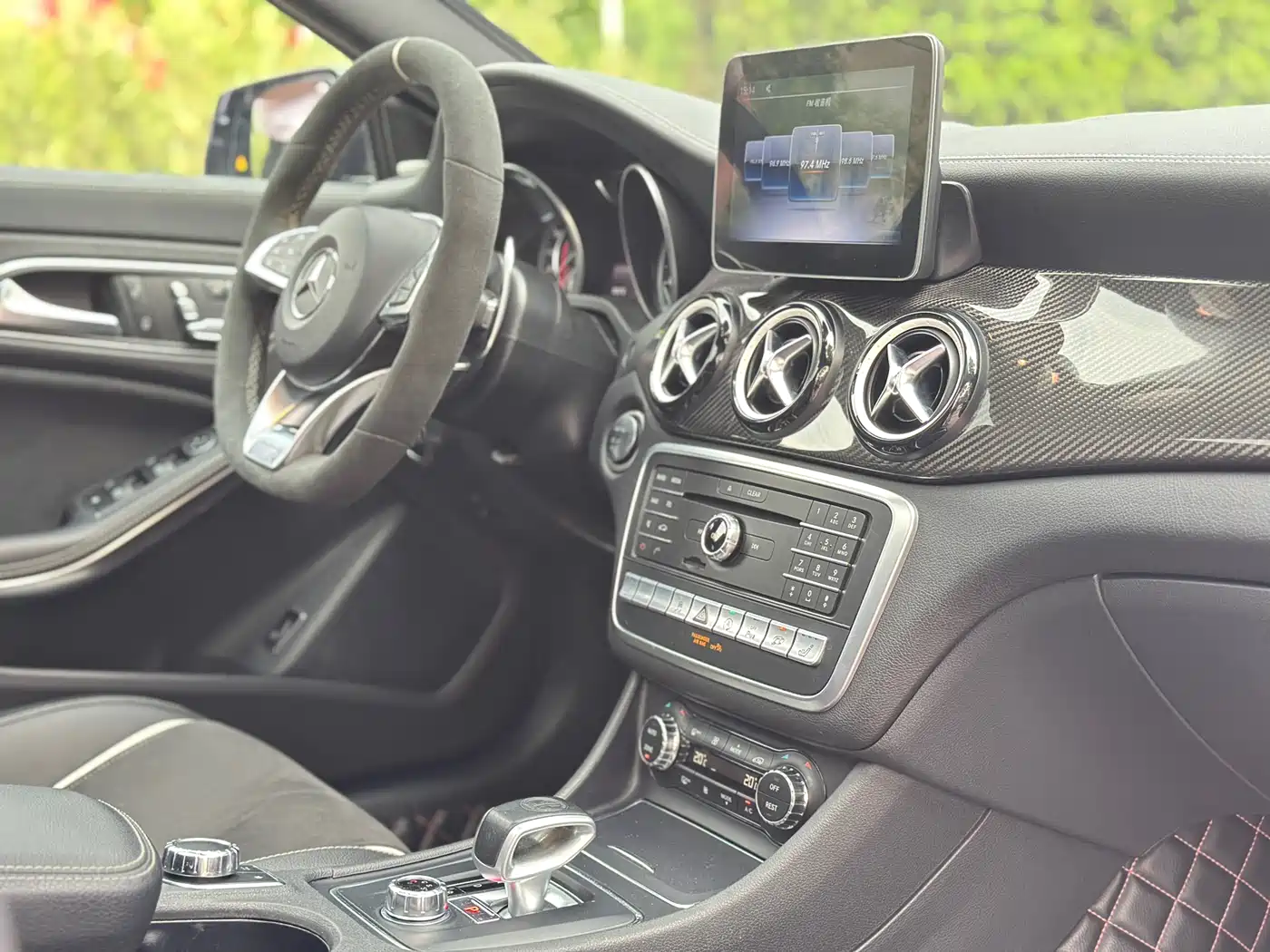 Mercedes-Benz CLA AMG 2017 Facelift AMG CLA 45 4MATIC фото 39