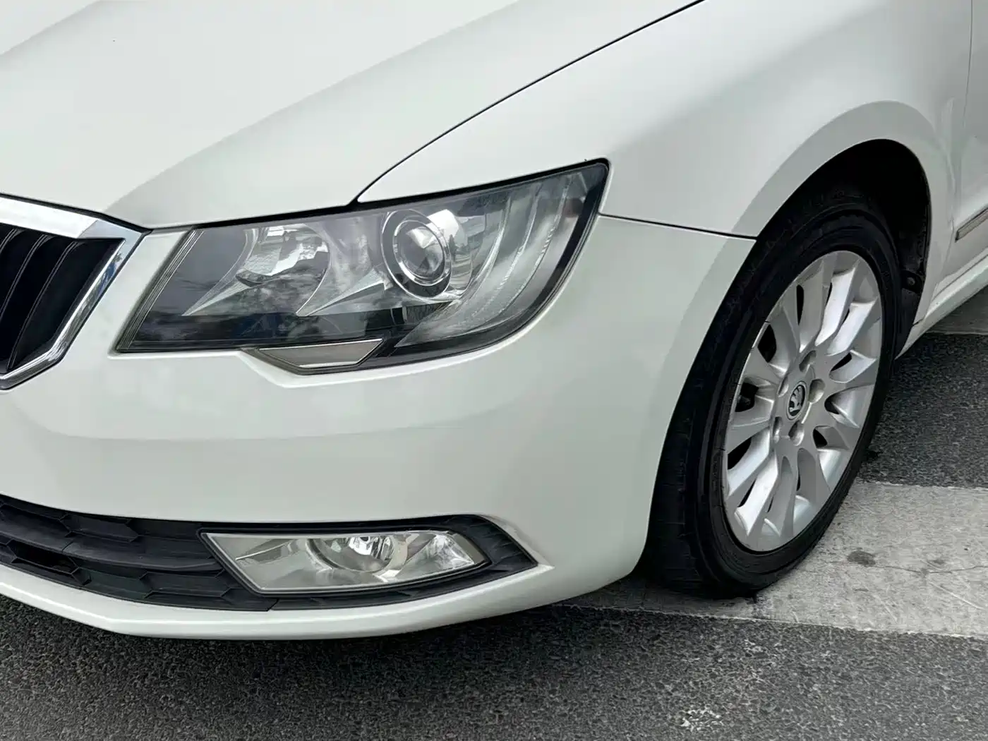 Škoda Superb 2013 1.8TSI Automatic Elite Edition фото 9