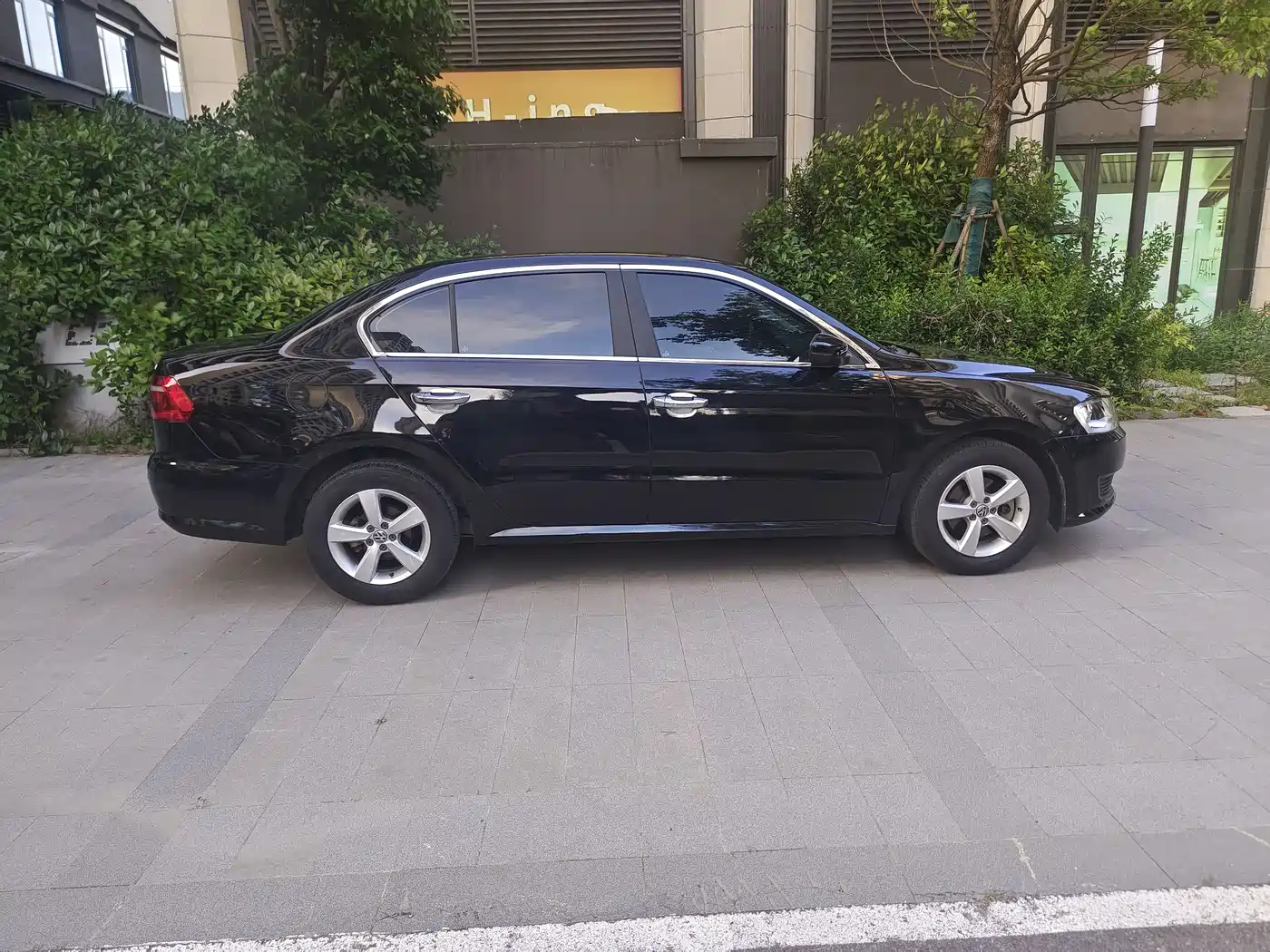 Volkswagen Lavida 2015 1.6L Automatic Trend Edition фото 3