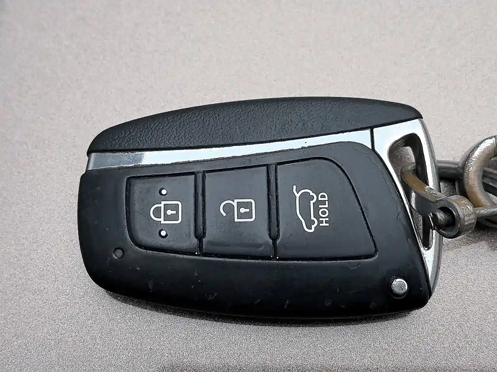 Photo 19 - Hyundai Santa Fe