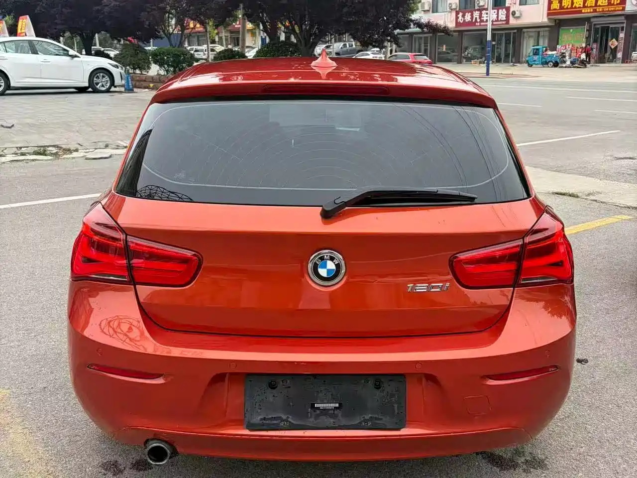 BMW 1 Series (Import) 2015 120i Leading фото 5