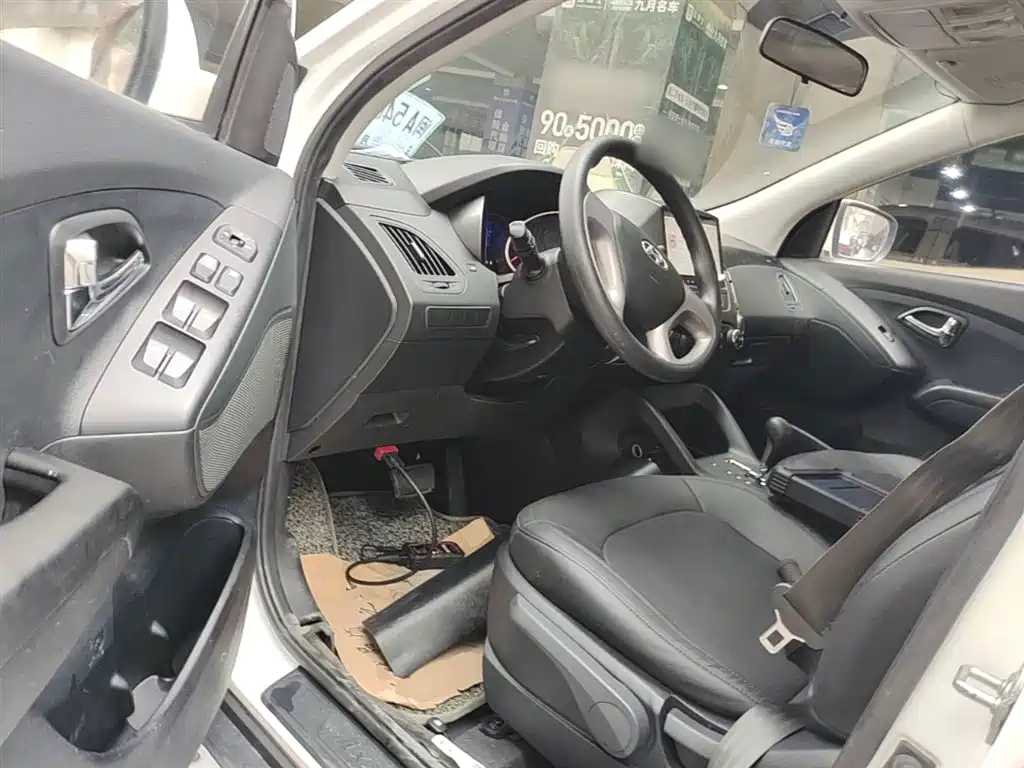 Hyundai Beijing Hyundai ix35 2015 2.0L Automatic 2WD Comfort China V фото 16