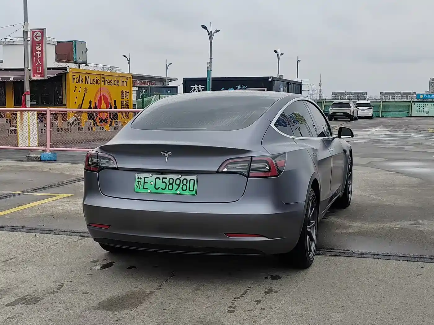 TESLA MODEL 3