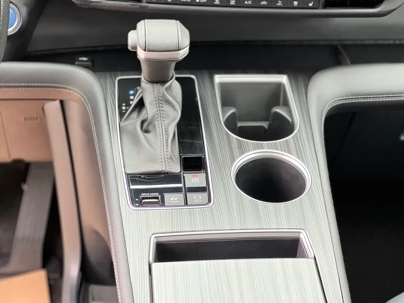 Toyota Sienna 2021 2.5L Hybrid Ultimate Edition фото 10