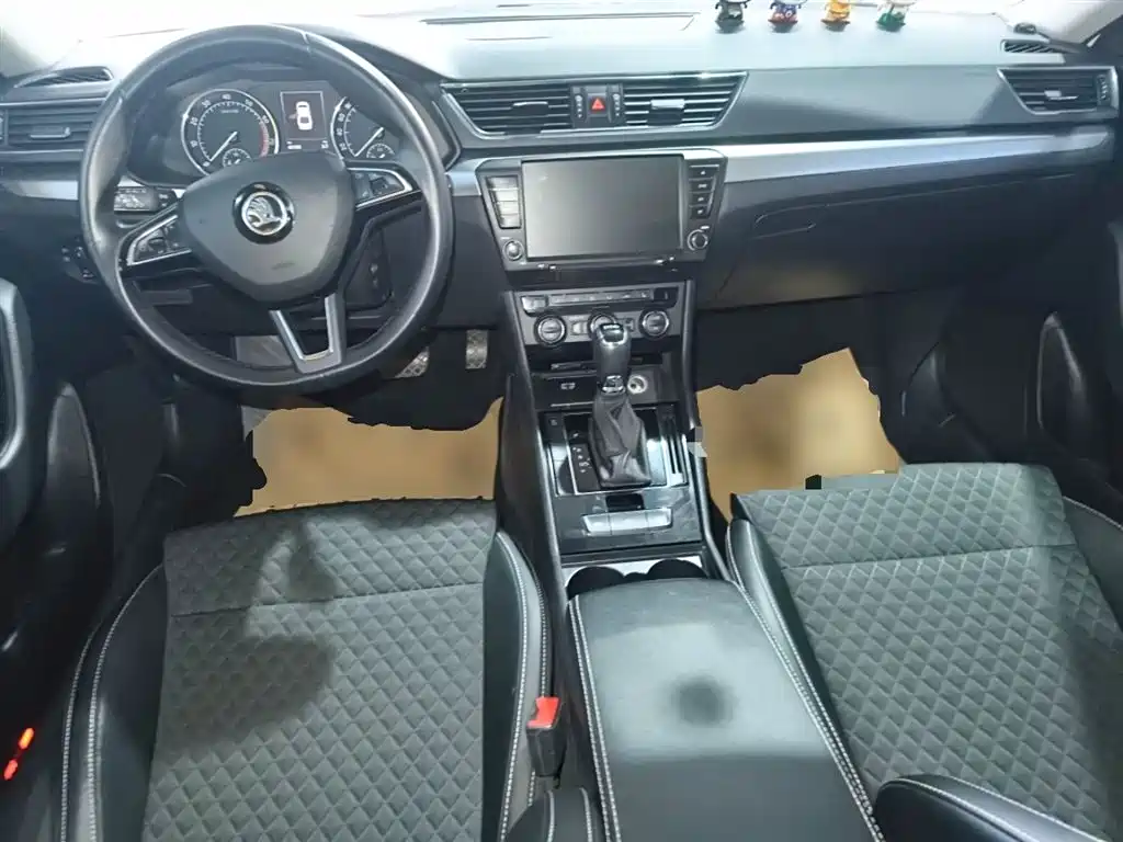 Škoda Superb 2016 TSI280 DSG Pioneer Edition фото 6