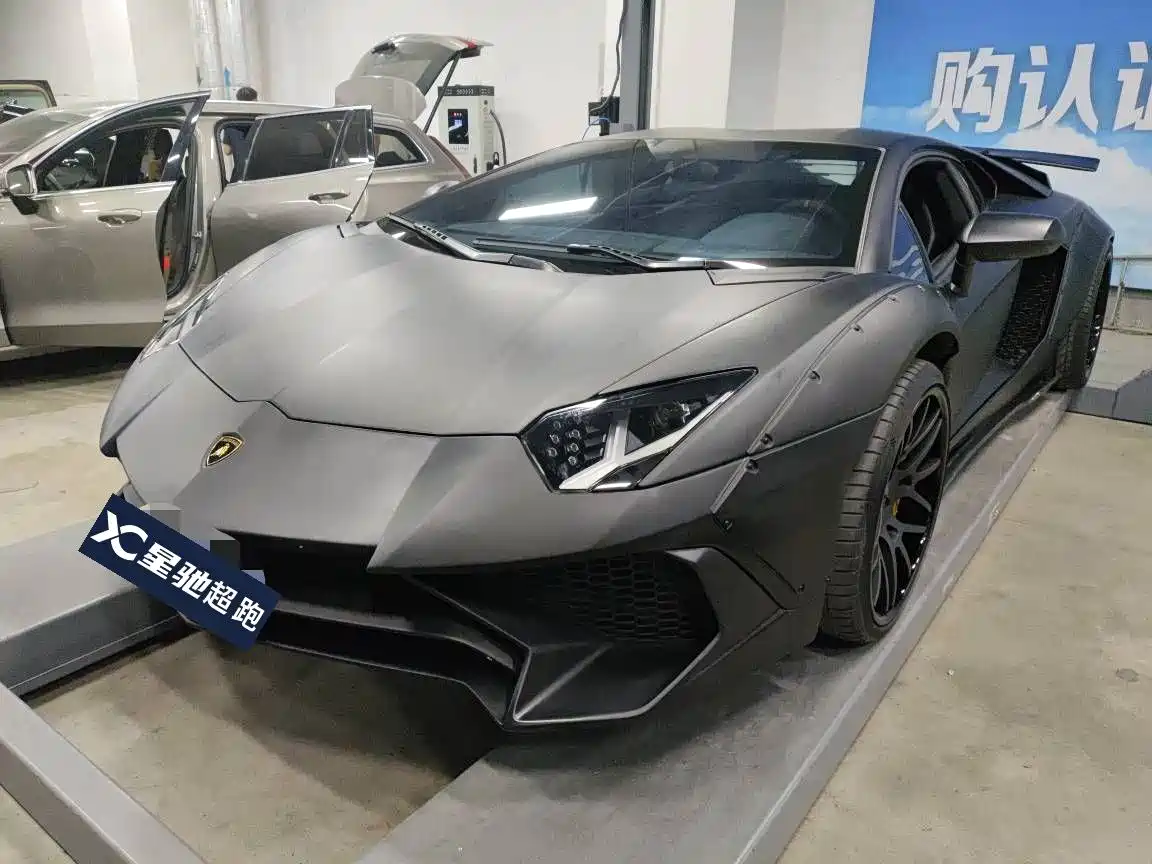 Lamborghini Aventador 2011 LP 700-4