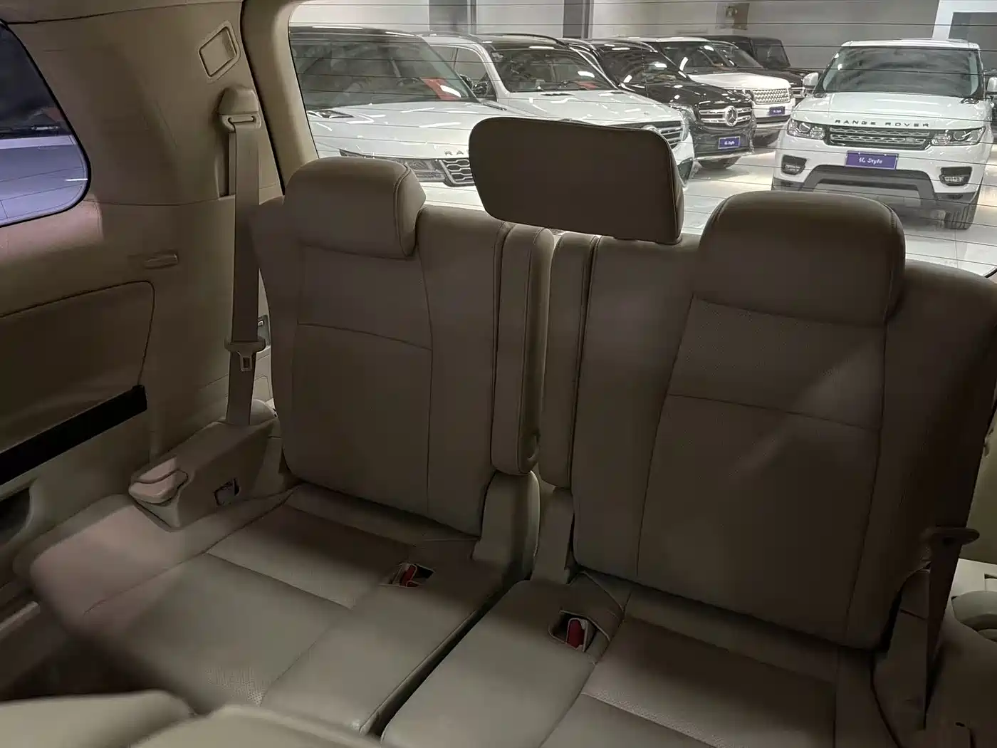 Toyota Alphard 2012 3.5L Luxury Edition фото 10