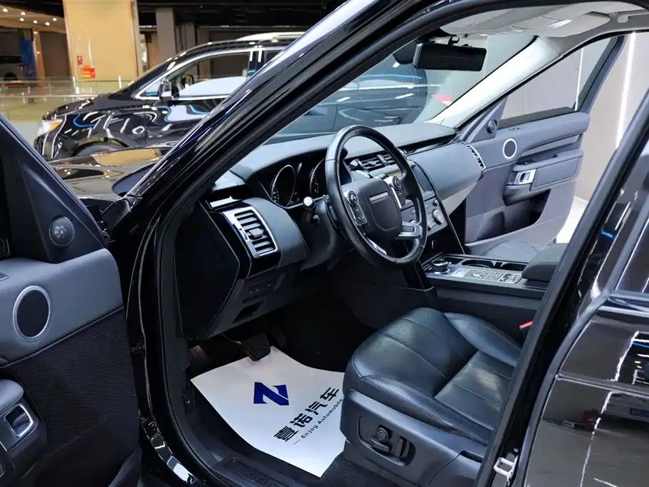 Land Rover Discovery 2018 3.0 SC V6 SE фото 16